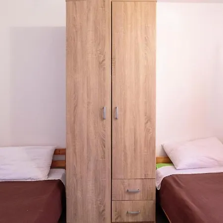 Lana Apartment *