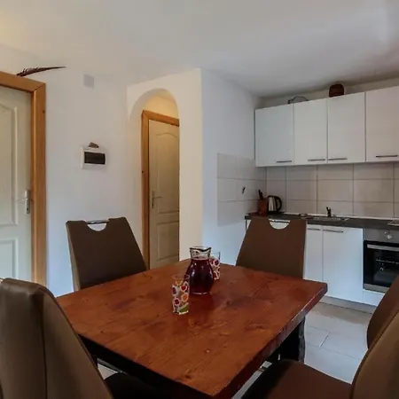 Lana Apartment