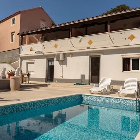 Apartment Lana *